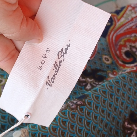 Vanilla Star Green paisley semi-sheer tunic, beaded - Picture 6 of 9